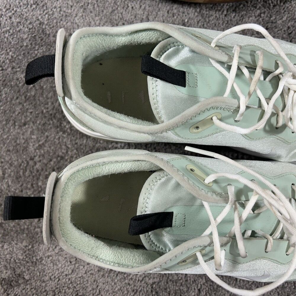 Nike Air Max Dia CI3898-300 Women’s Sz 9 Green White Athletic Running Shoes Used - Picture 9 of 11